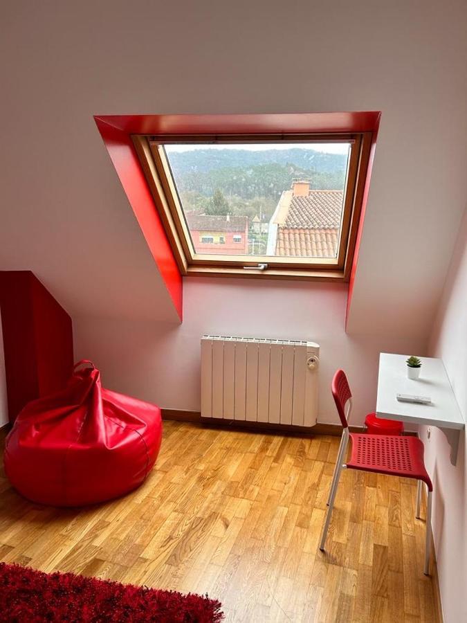 Acogedor apartamento ático en el centro de O Porriño Exterior foto
